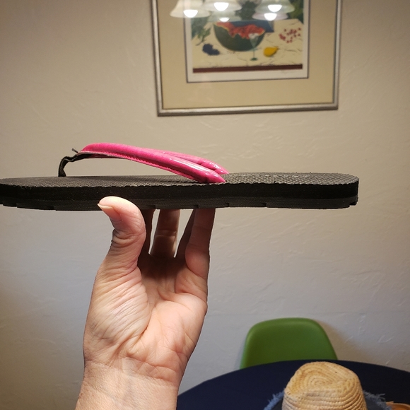 Size 7 Speedo flops - Picture 6 of 6